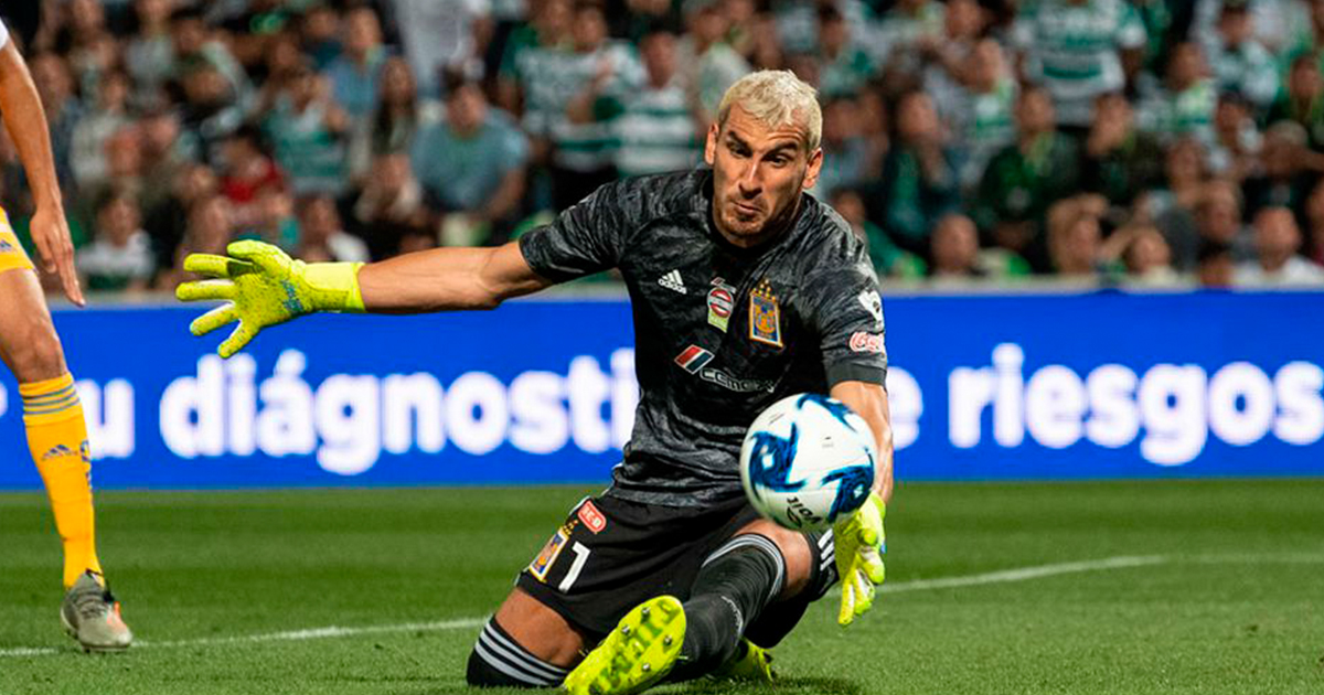 Patada de Nahuel Guzmán se hace viral hasta en GIF de videojuego