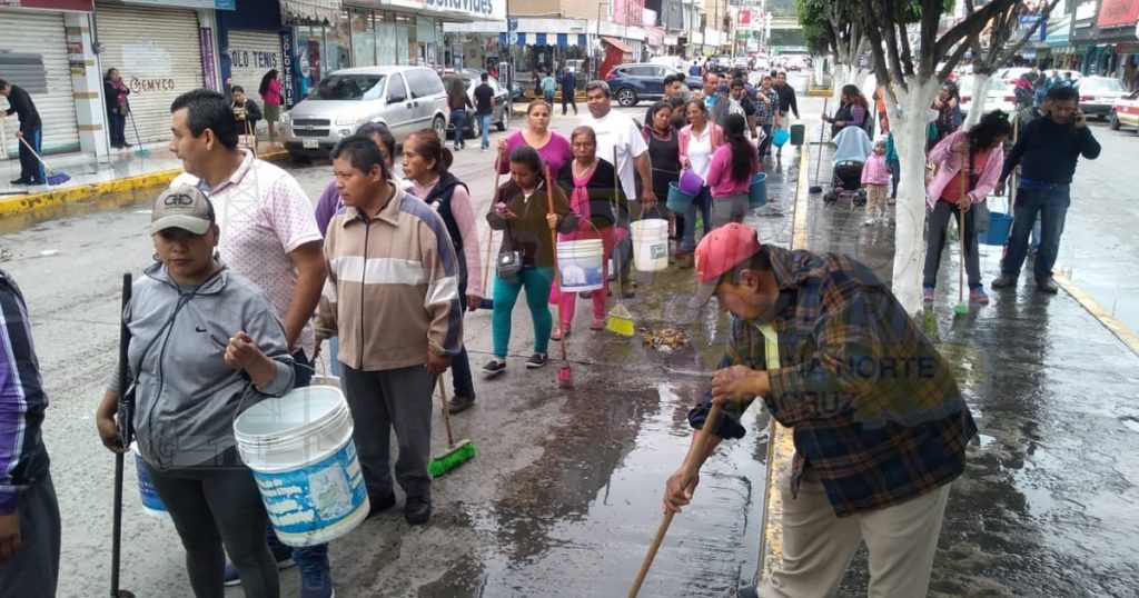 Jueves sin ambulantes y de limpieza en las banquetas