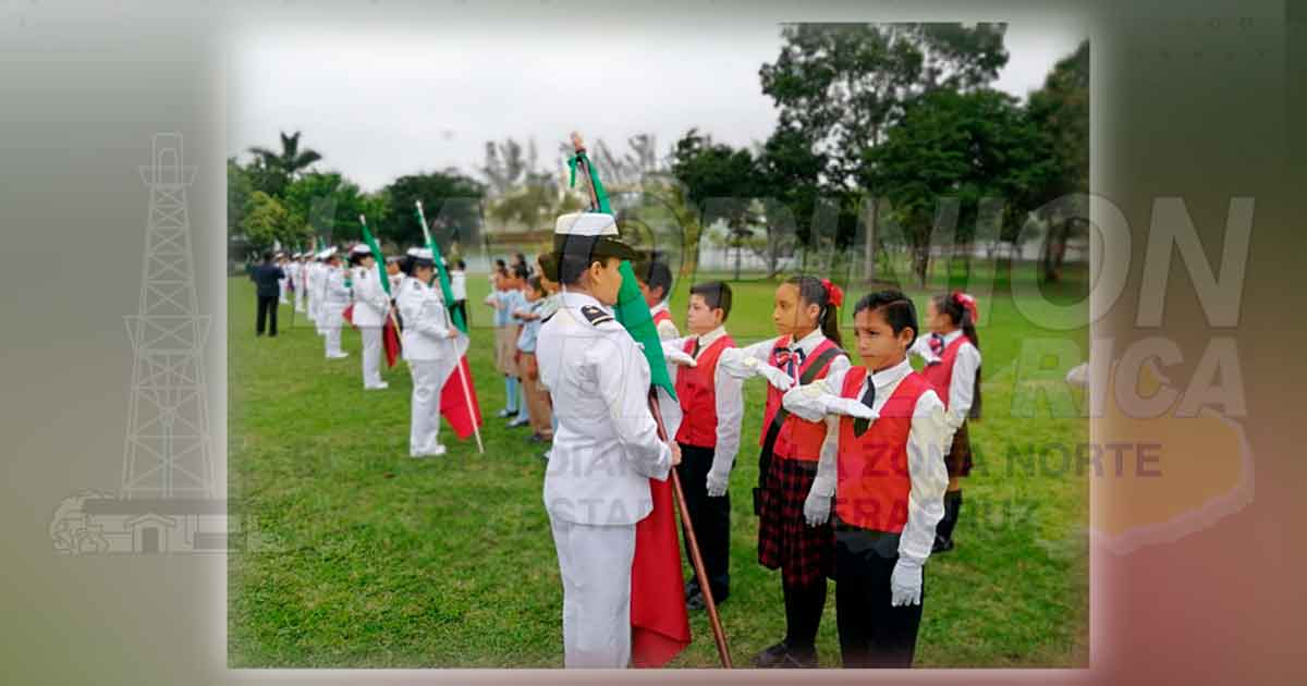 Abanderan 15 planteles educativos en Tuxpan