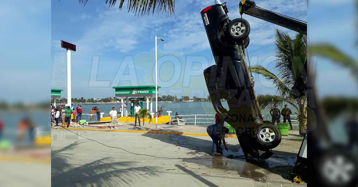 Abuelitos casi se ahogan, fueron a cobrar 65 y más
