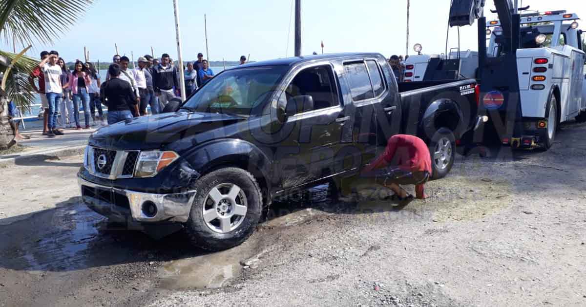 Abuelitos casi se ahogan, fueron a cobrar 65 y más