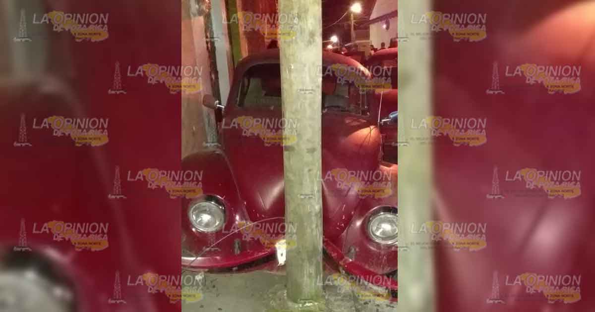 Balean a ex síndico y estrella su carro contra otro vehículo en Colipa