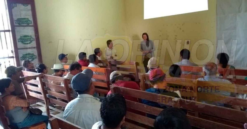 Capacitan a productores