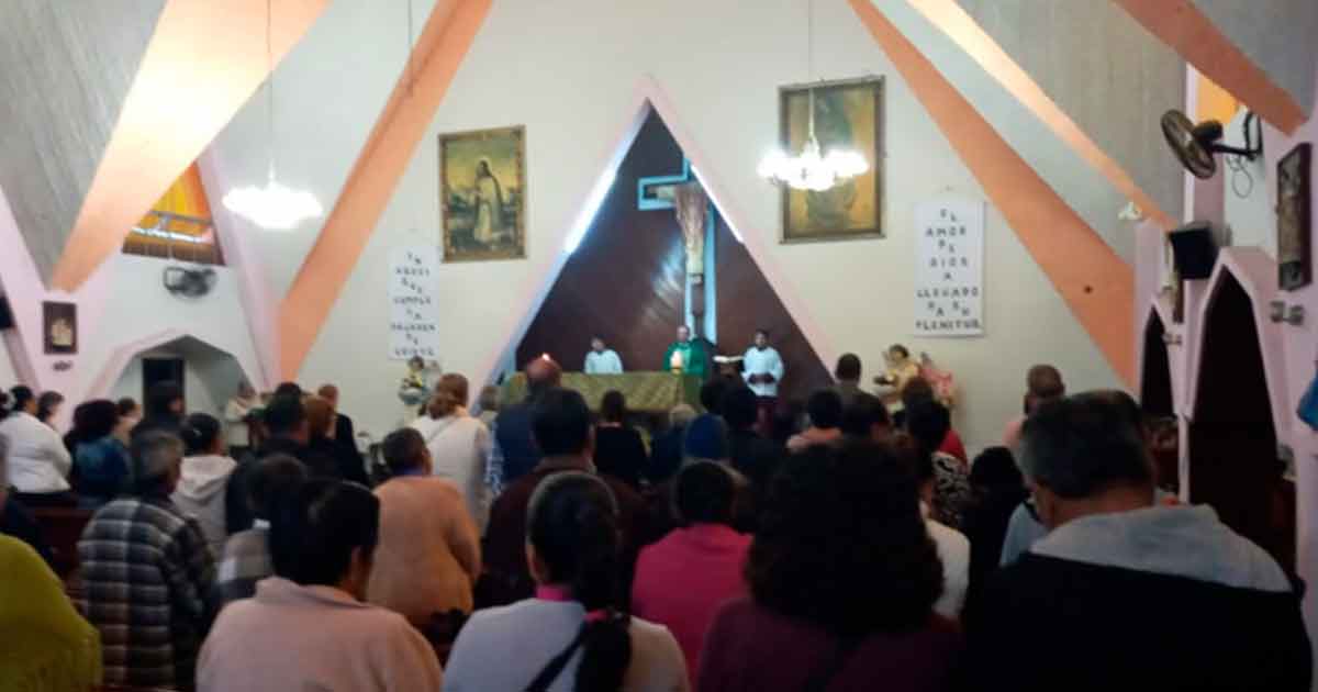 Católicos de Cerro Azul se preparan para la cuaresma