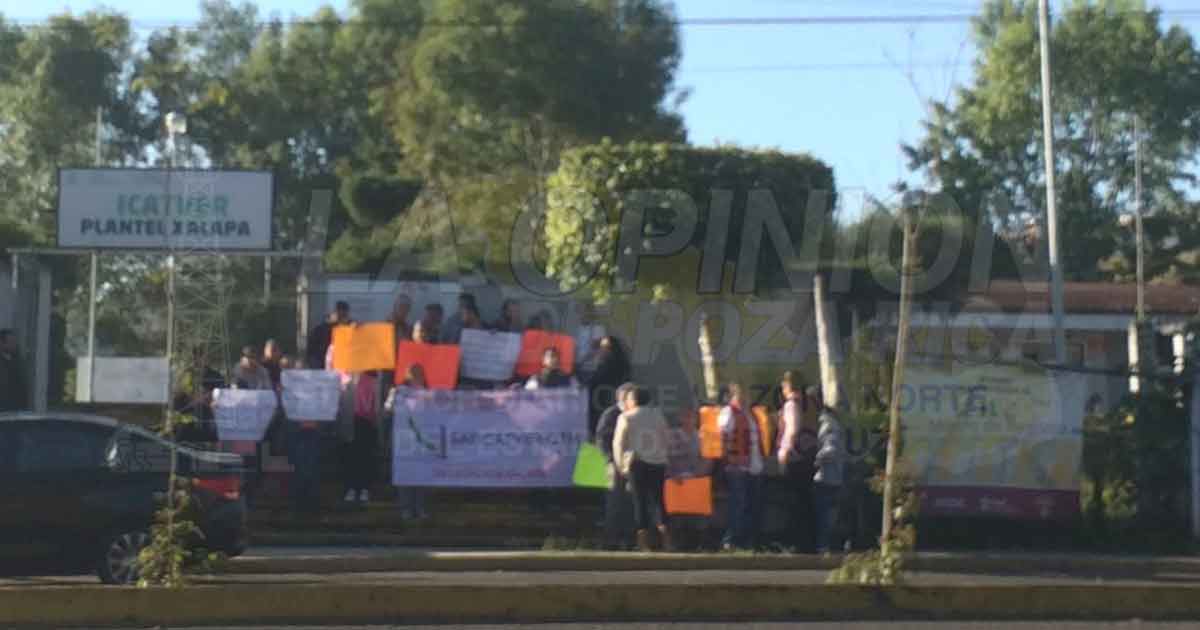Trabajadores del ICATVER toman las instalaciones