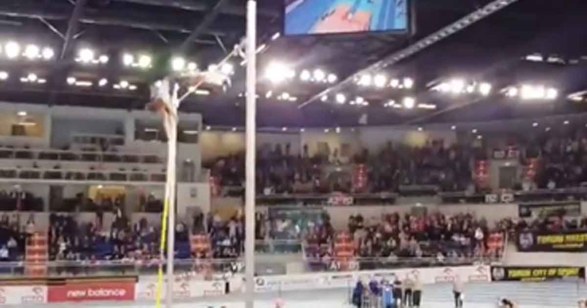 Armand Duplantis rompe el récord mundial de salto con garrocha: ¡6.17 metros!