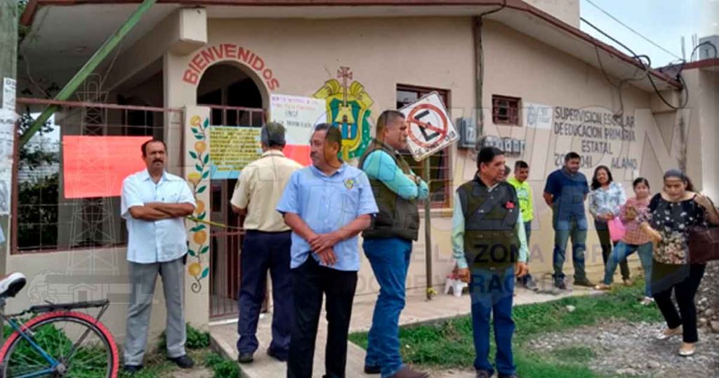 Directores de escuelas tomaron las supervisiones escolares 041 y 280 en Álamo