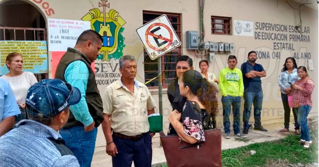 Directores de escuelas tomaron las supervisiones escolares 041 y 280 en Álamo