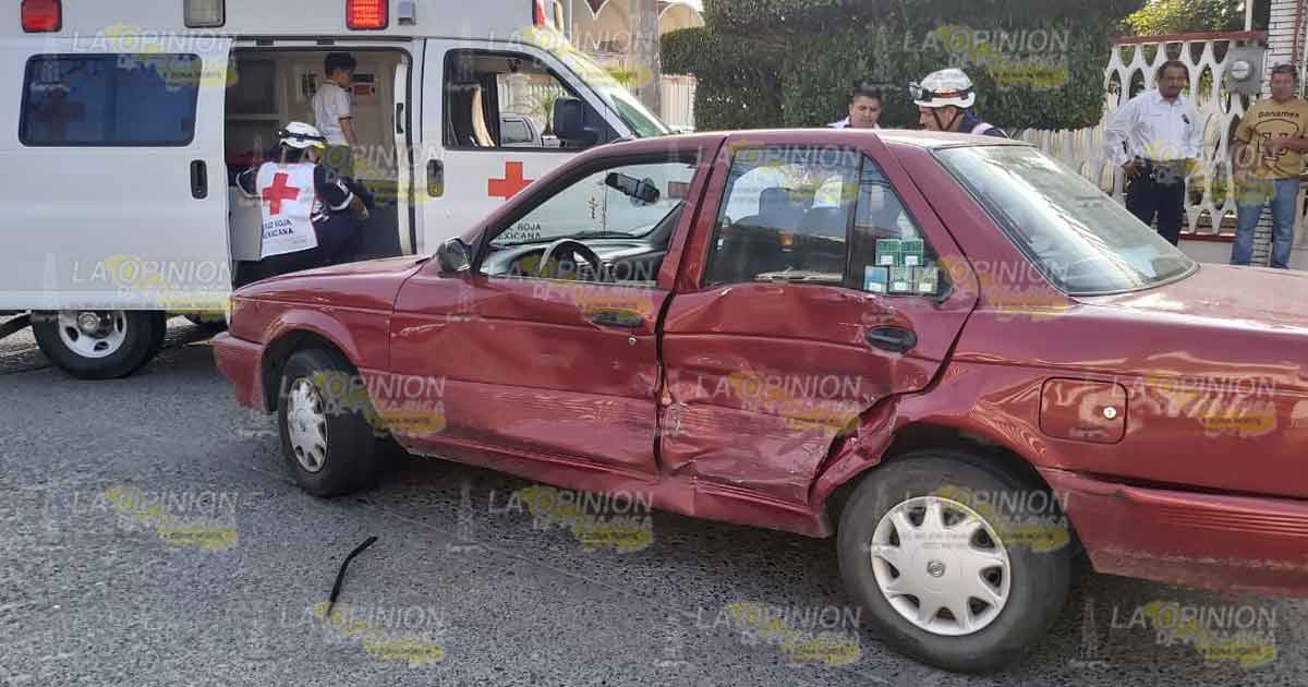 Fuerte encontronazo en la avenida uno de Poza Rica