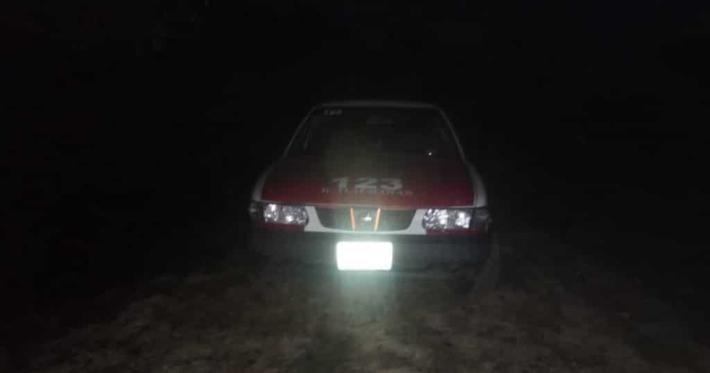Encuentran taxi abandonado con manchas de sangre en Tlapacoyan