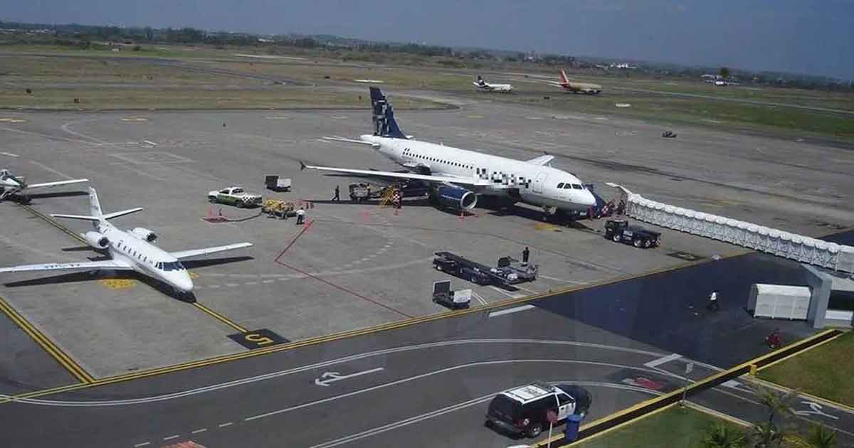 Avión aterriza de emergencia en Veracruz