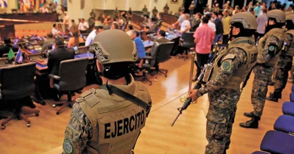 Bukele lanza ultimátum al Congreso