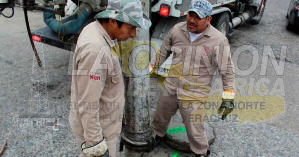 Desazolve y limpieza en las principales arterias de Poza Rica