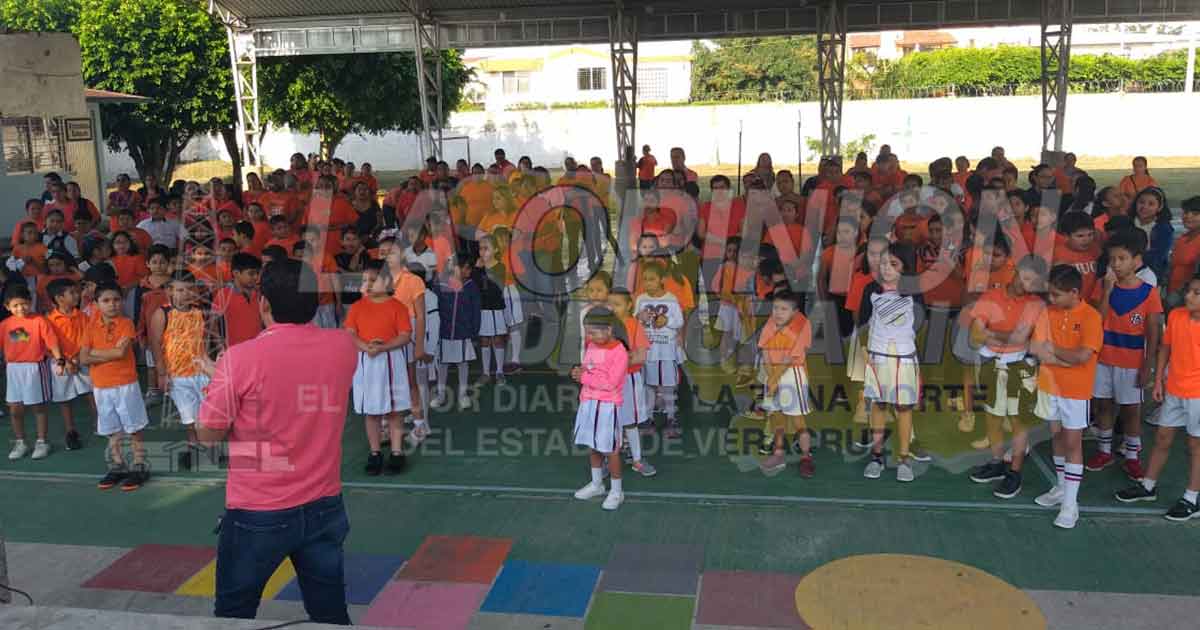 Realizan campaña en escuelas para prevenir la contaminación y la violencia contra la mujer