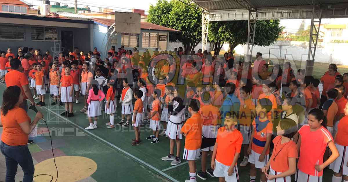Realizan campaña en escuelas para prevenir la contaminación y la violencia contra la mujer