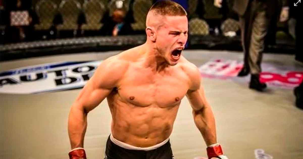 ¡ESCALOFRIANTE! Luchador de MMA se fractura un brazo y continúa peleando (VIDEO)