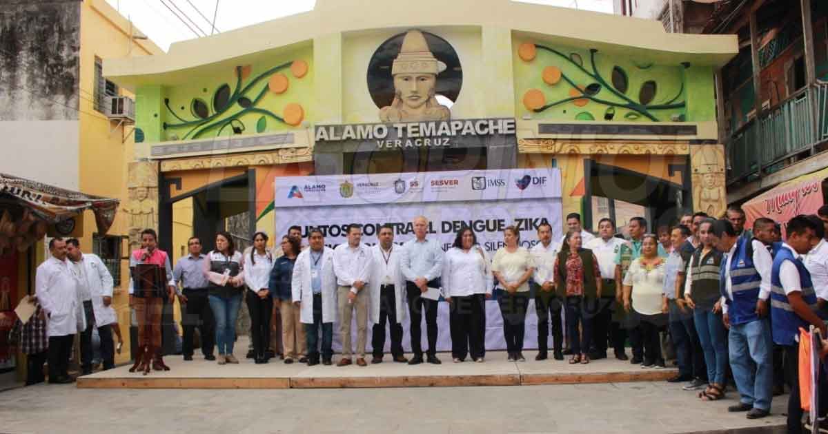 Dependencias del gobierno municipal coordinadamente trabajan para evitar la proliferación del mosco que transmite el dengue.