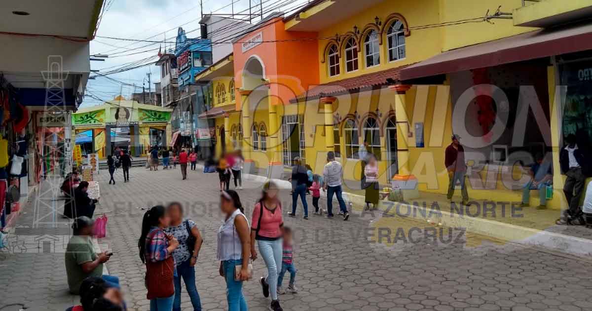Prohíben ambulantes y circulación vehicular en la Plaza de Cultura en Álamo
