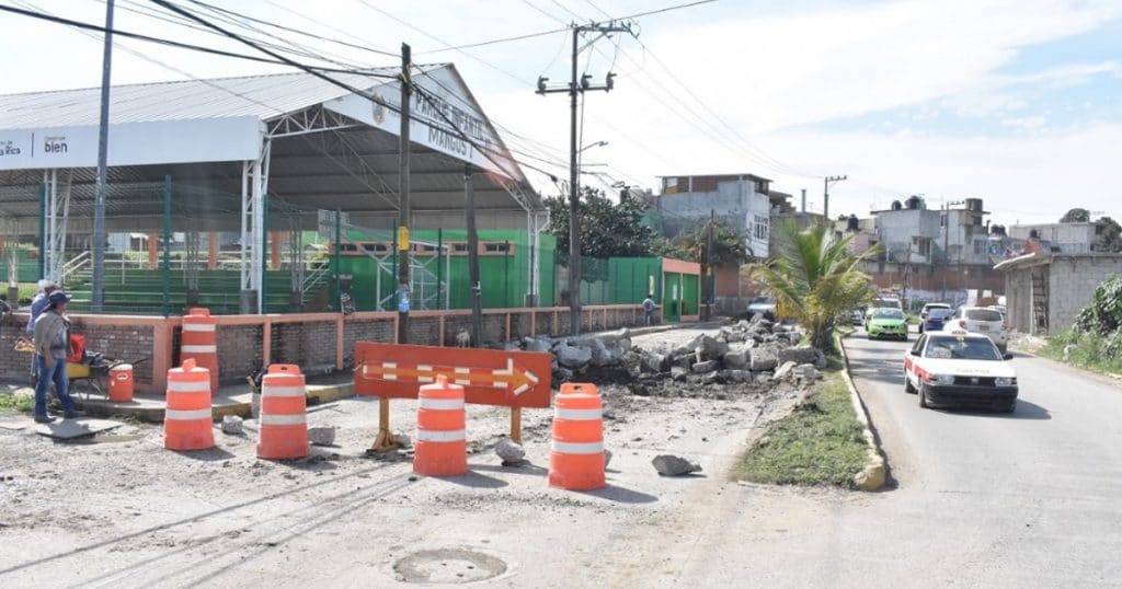 Reparan desperfecto en la Prolongación Avenida Papantla a la altura del Fraccionamiento Mangos I