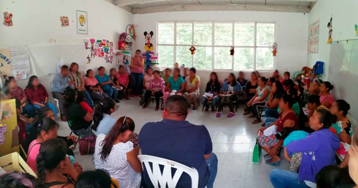 Señalan a maestra de maltrato a niños