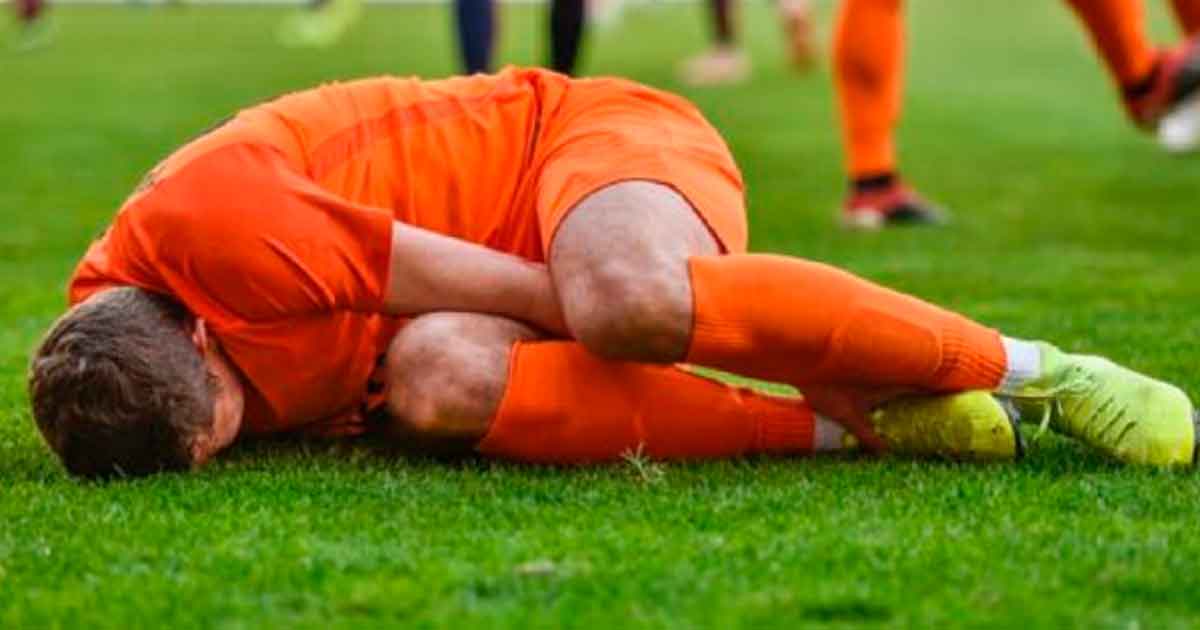 Suspenden cinco años a futbolista por morder pene a su rival