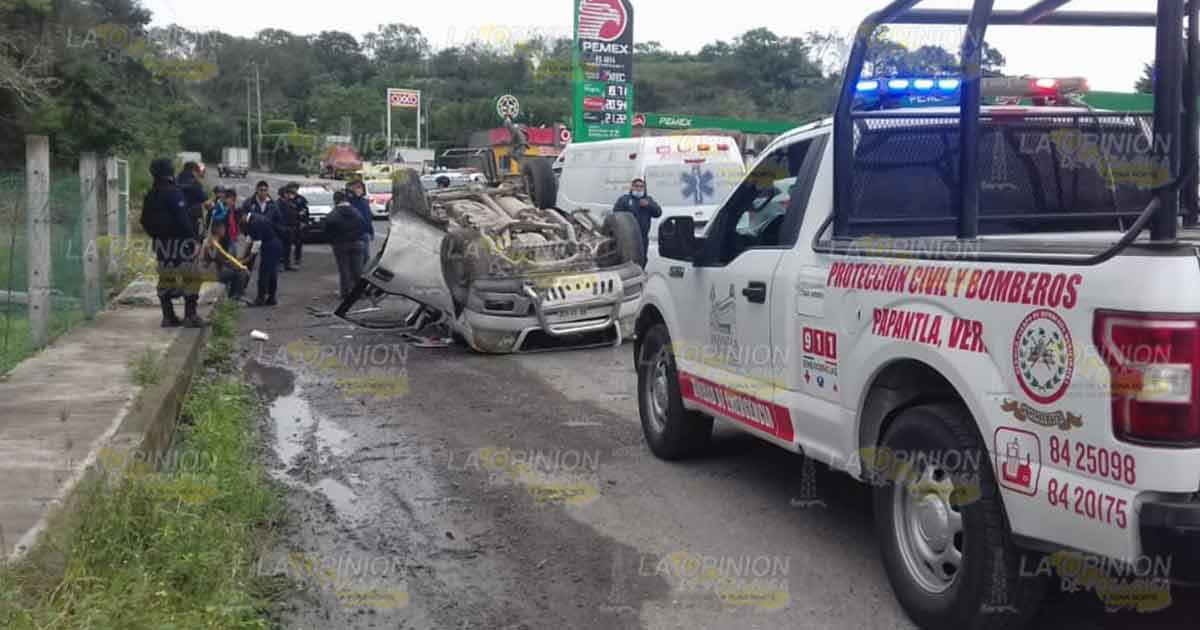 Ebrio vuelca su unidad