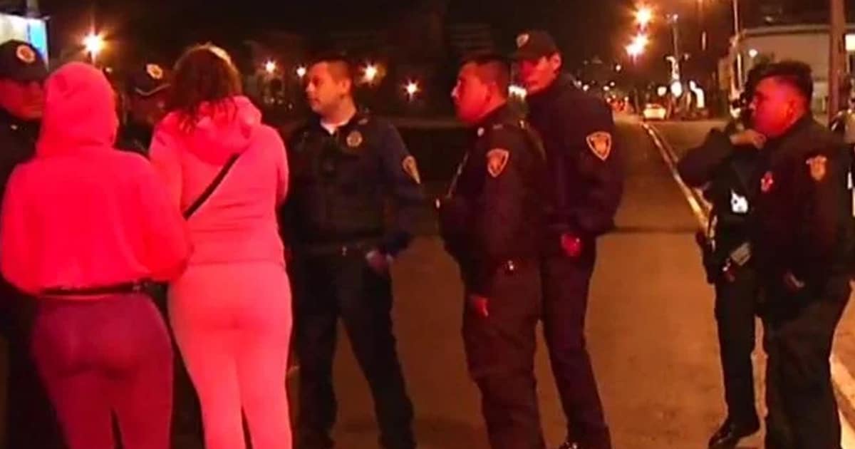 Travestis y sexoservidoras bloquean Calzada de Tlalpan, dicen ser extorsionadas