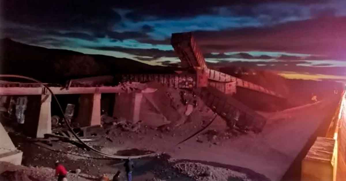 Tren se descarrila, registran muerte y 10 vagones volcados en Sonora