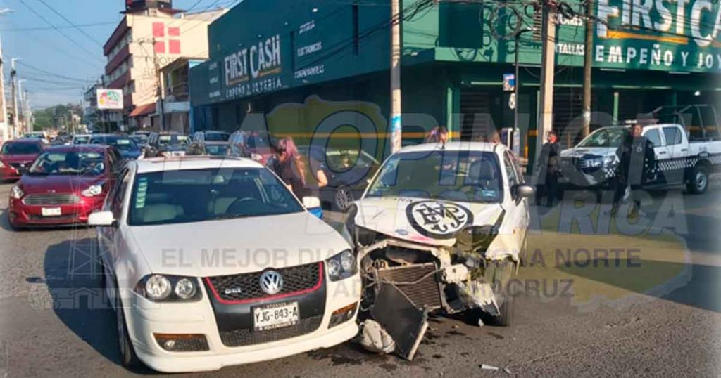 Aparatoso choque en el bulevar Ruíz Cortines en Poza Rica