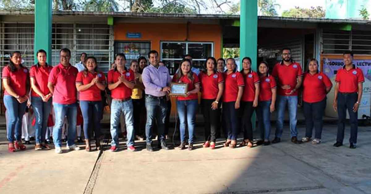 Estrenan aula didáctica en escuela de Naranjos