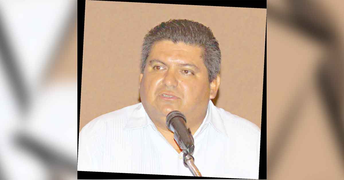 Preso por deudas, ahora derrocha recursos