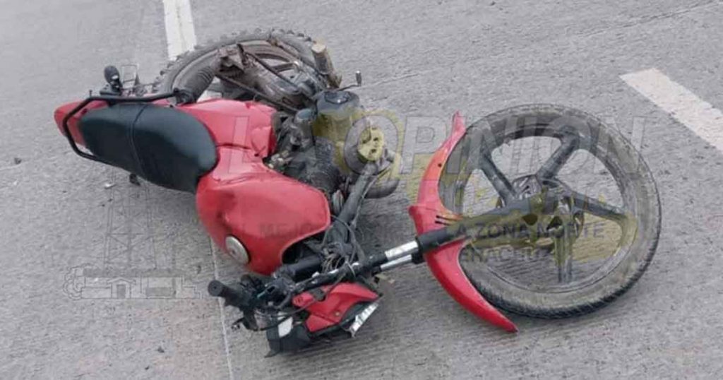 Motociclista arrolla a una persona de la tercera edad