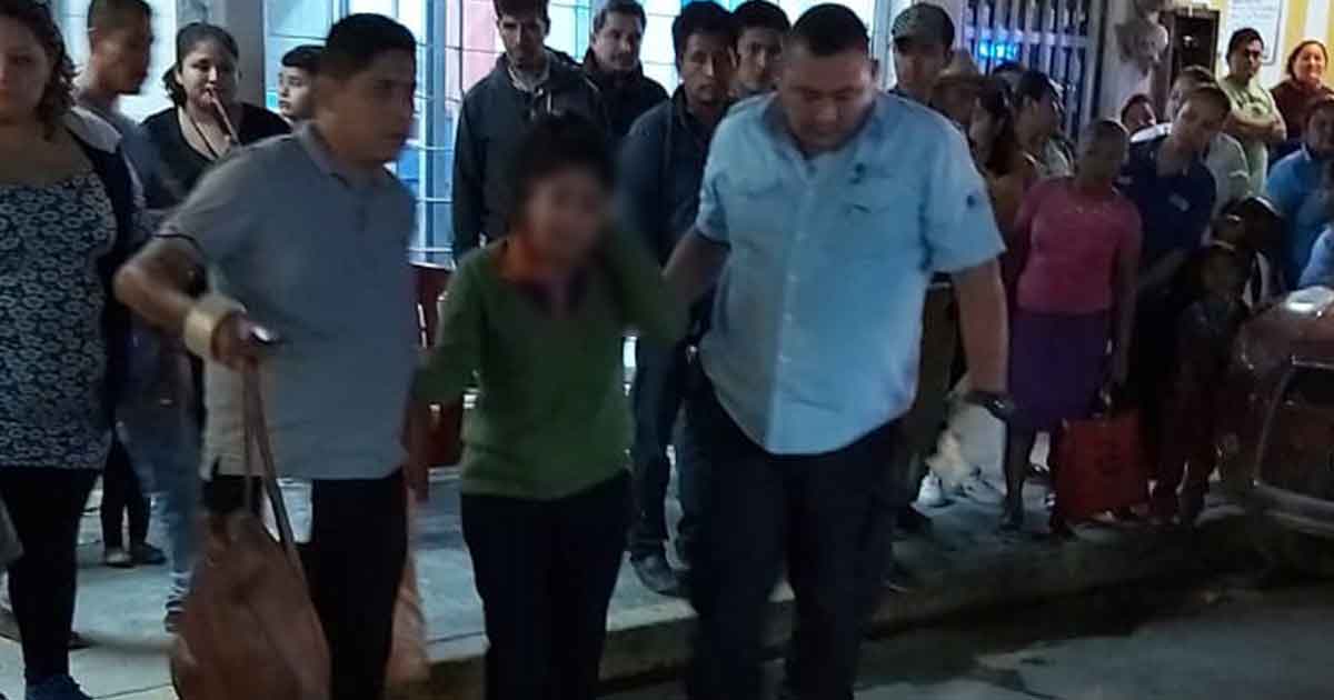 ¡Se accidenta pareja motorizada!