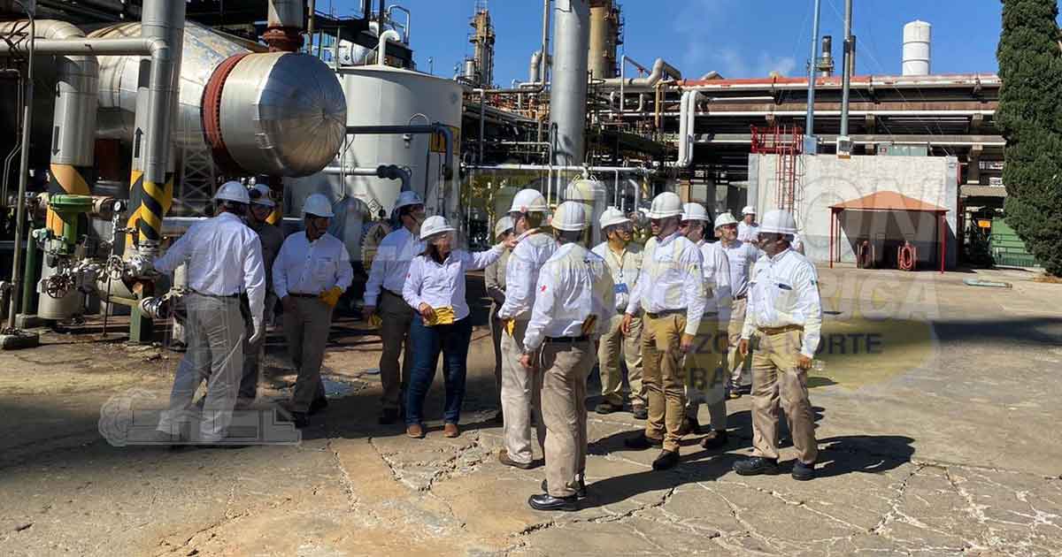 Reconoce Nahle trabajo de petroleros sindicalizados y técnicos