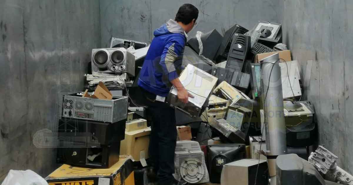Recolectan 2 toneladas de basura electrónica