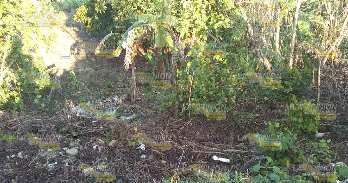 Taxi cayó a un barranco en Espinal