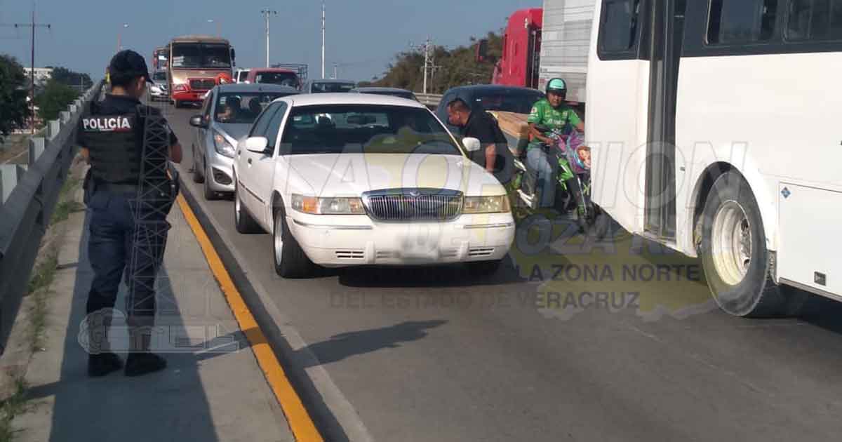 Mega operativo en el puerto de Tuxpan por presunta privación de libertad a una persona