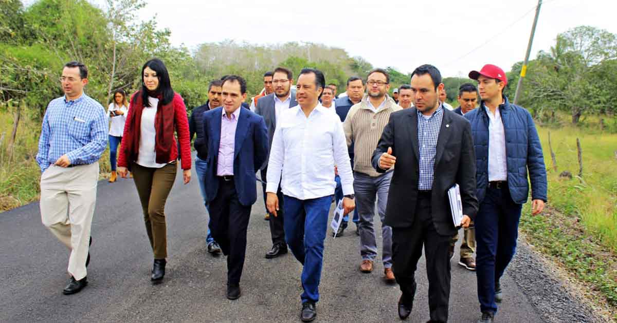 Gobernador del estado supervisa tres obras en compañía de Arturo Herrera y Lima Franco