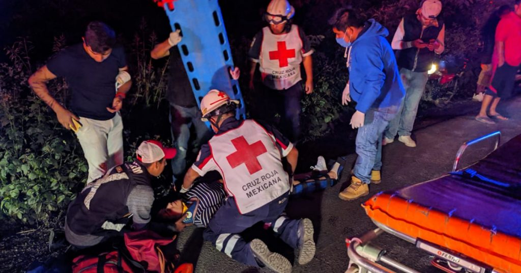 ¡Cruenta carambola; tres lesionados!