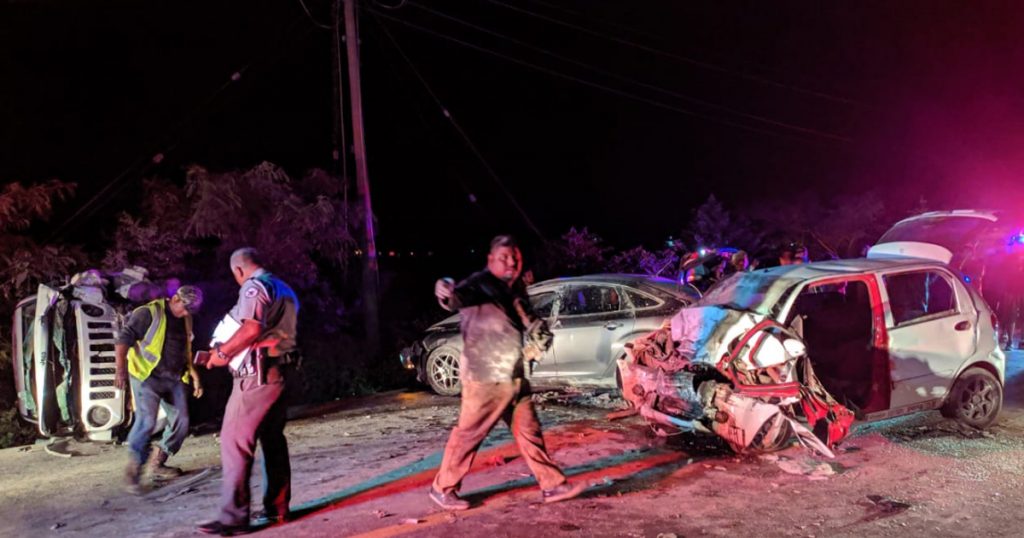 ¡Cruenta carambola; tres lesionados!