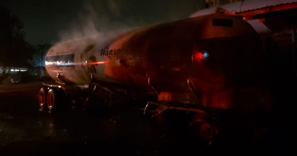 Arde gasera en Xalapa