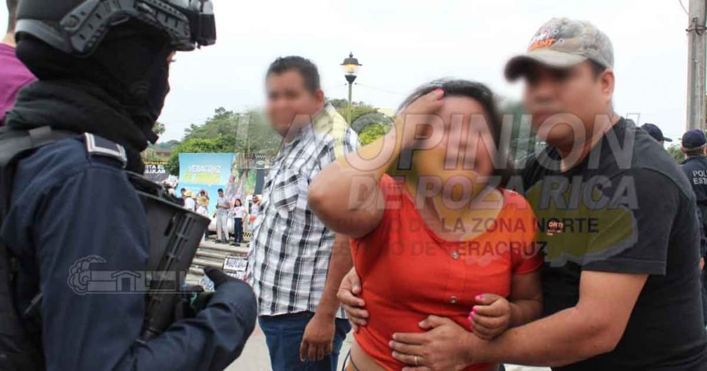 Sangrienta represión en el parque temático (Video)