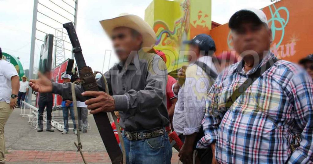 Sangrienta represión en el parque temático (Video)
