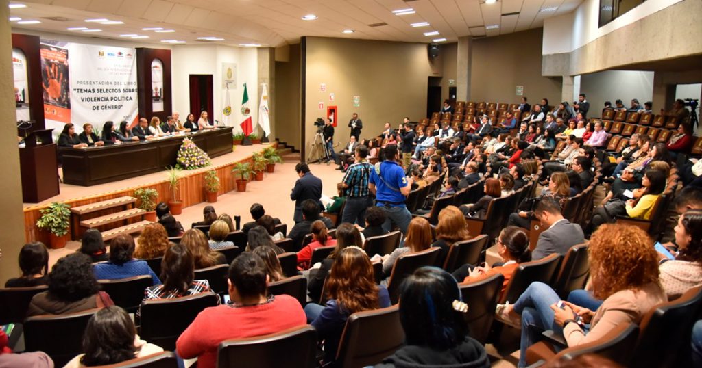 Presentan en el congreso el libro temas selectos sobre violencia política de género
