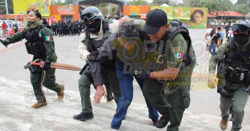 Sangrienta represión en el parque temático (Video)