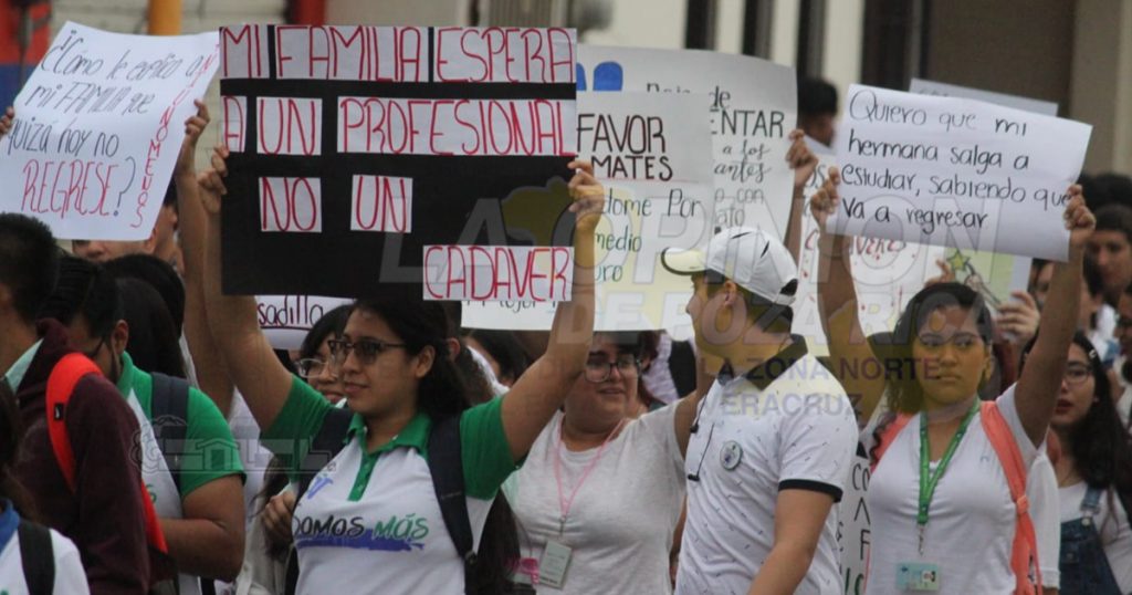 Protestan estudiantes contra la inseguridad