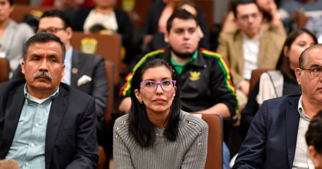 Presentan en el congreso el libro temas selectos sobre violencia política de género