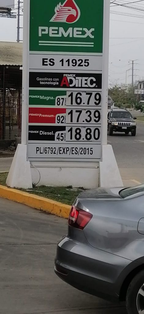 Baja la gasolina en algunos lugares de Poza Rica