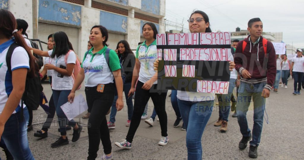 Protestan estudiantes contra la inseguridad