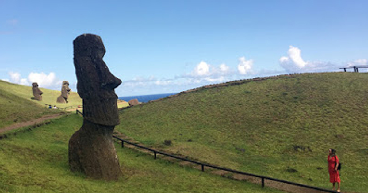 Una camioneta choca contra un moai en la Isla de Pascua causando un daño 'incalculable'
